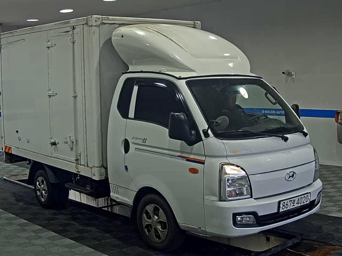 HYUNDAI PORTER II HIGH-ROOF BUILT-IN BOX TRUCK SUPER CAB 2020 - zdjęcie 3