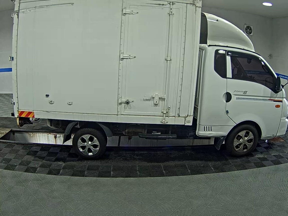 HYUNDAI PORTER II HIGH-ROOF BUILT-IN BOX TRUCK SUPER CAB 2020 - zdjęcie 4