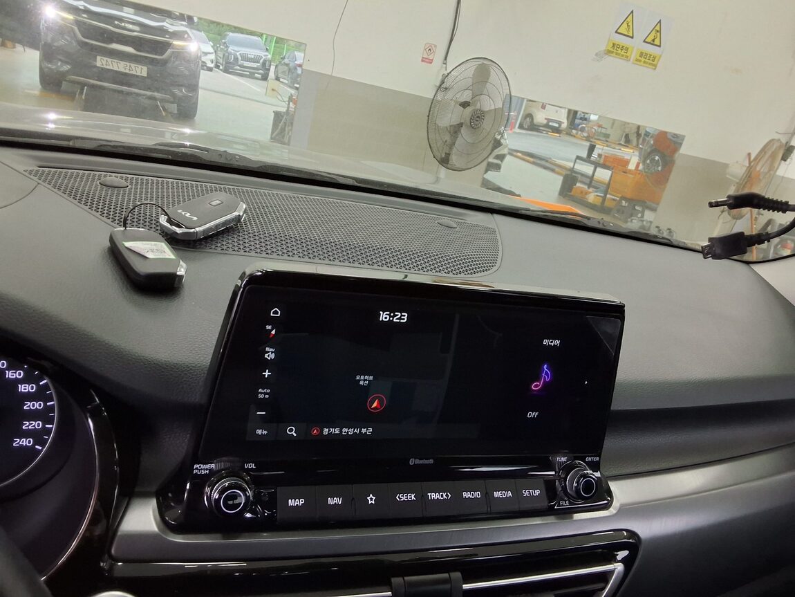 KIA SELTOS 1.6 GASOLINE 2WD PRESTIGE 2022 - zdjęcie 18