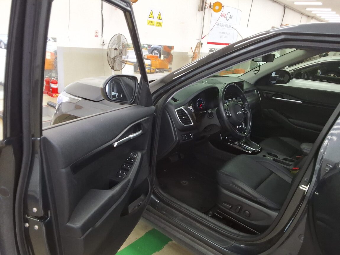KIA SELTOS 1.6 GASOLINE 2WD PRESTIGE 2022 - zdjęcie 10