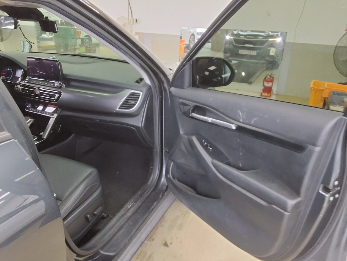 KIA SELTOS 1.6 GASOLINE 2WD PRESTIGE 2022 - zdjęcie 14