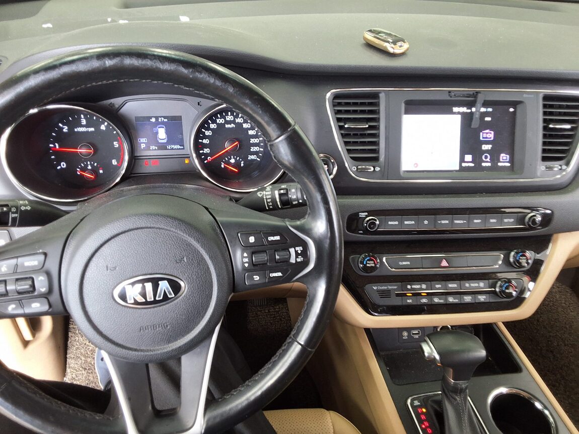 KIA THE NEW CARNIVAL 9-SEATER DIESEL LUXURY 2019 - zdjęcie 18