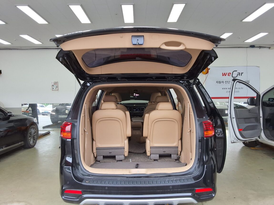 KIA THE NEW CARNIVAL 9-SEATER DIESEL LUXURY 2019 - zdjęcie 16