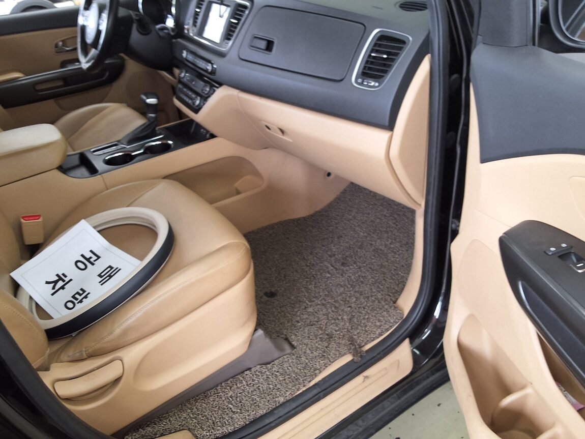 KIA THE NEW CARNIVAL 9-SEATER DIESEL LUXURY 2019 - zdjęcie 15
