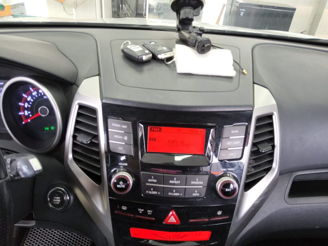 KG MOBILITY (SSANGYONG) TIVOLI GASOLINE 2WD VX 2015 - zdjęcie 17