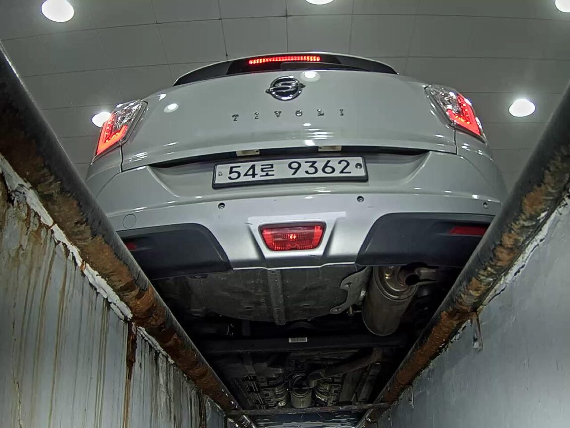 KG MOBILITY (SSANGYONG) TIVOLI GASOLINE 2WD VX 2015 - zdjęcie 8