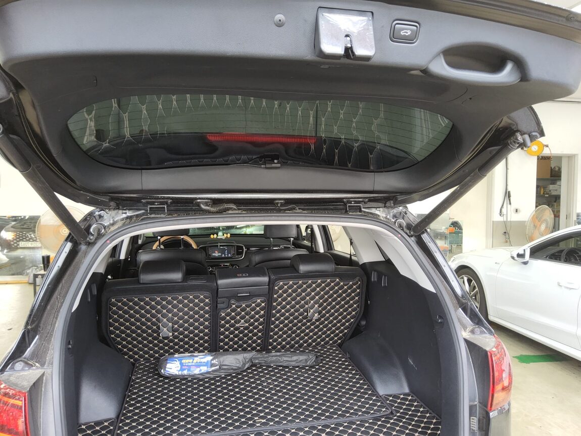 KIA THE NEW SORENTO DIESEL R2.2 2WD PRESTIGE NO.1 EDITION 2018 - zdjęcie 15