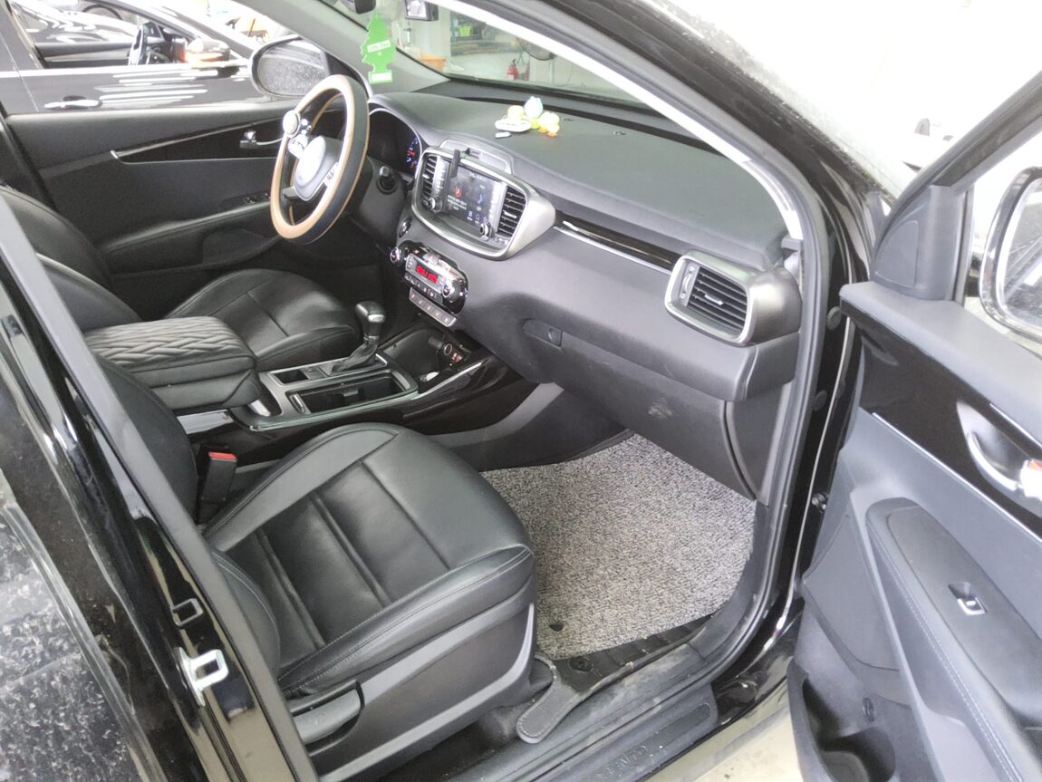 KIA THE NEW SORENTO DIESEL R2.2 2WD PRESTIGE NO.1 EDITION 2018 - zdjęcie 14