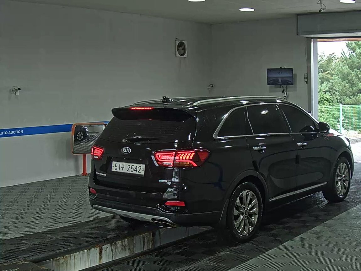 KIA THE NEW SORENTO DIESEL R2.2 2WD PRESTIGE NO.1 EDITION 2018 - zdjęcie 5