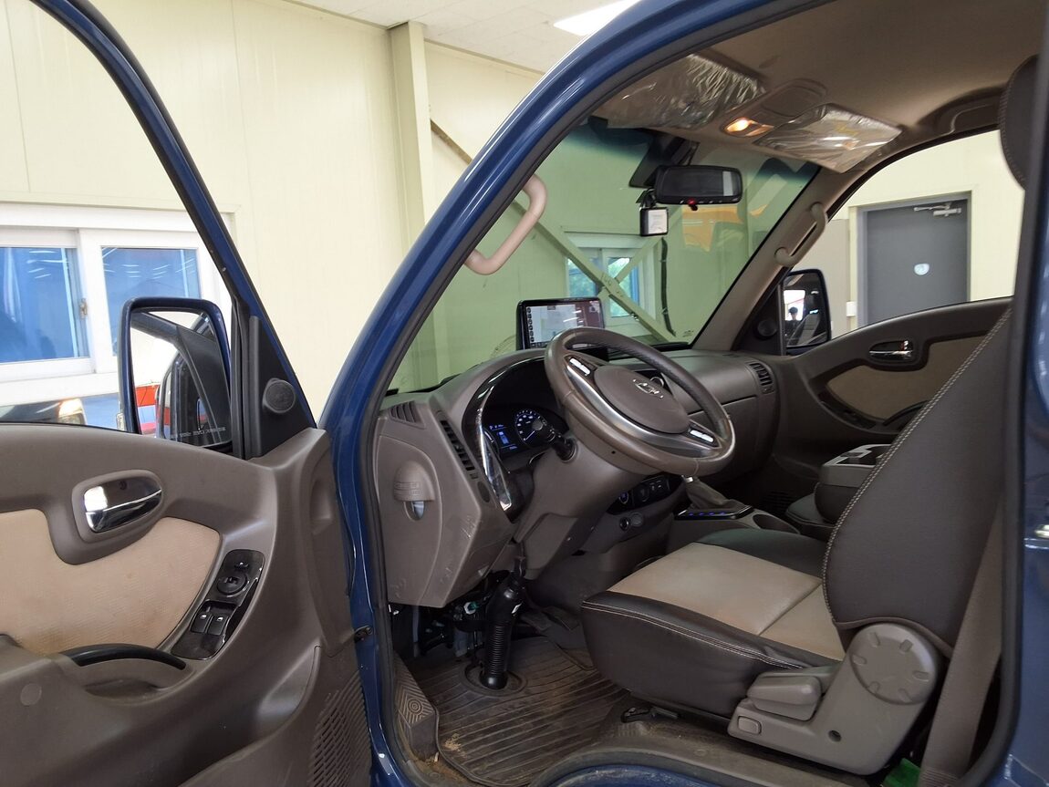 HYUNDAI PORTER II ELECTRIC CARGO PREMIUM SPECIAL 2023 - zdjęcie 11