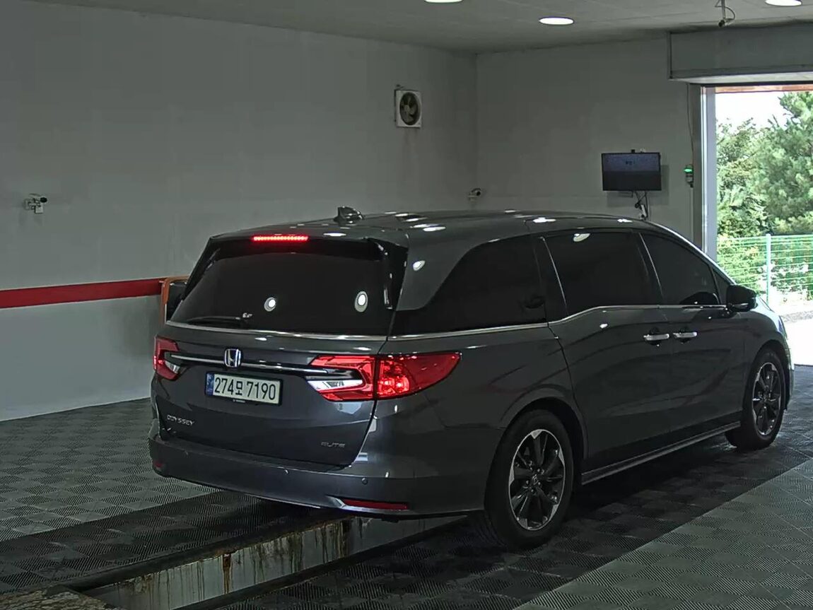 HONDA ODYSSEY (5TH GEN) 3.5 V6 ELITE 2021 - zdjęcie 5