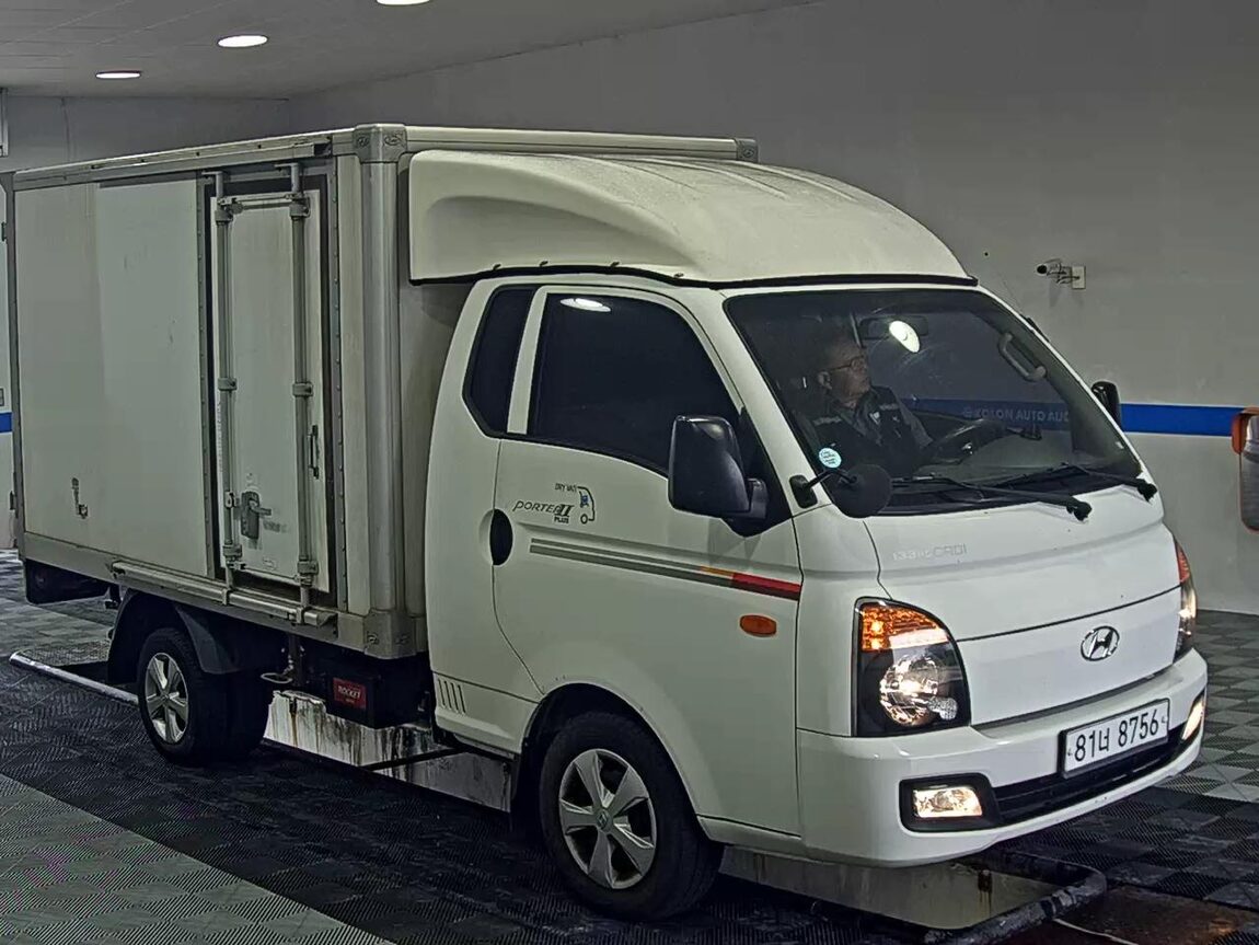 HYUNDAI PORTER II HIGH-ROOF BUILT-IN BOX TRUCK SUPER CAB 2016 - zdjęcie 3