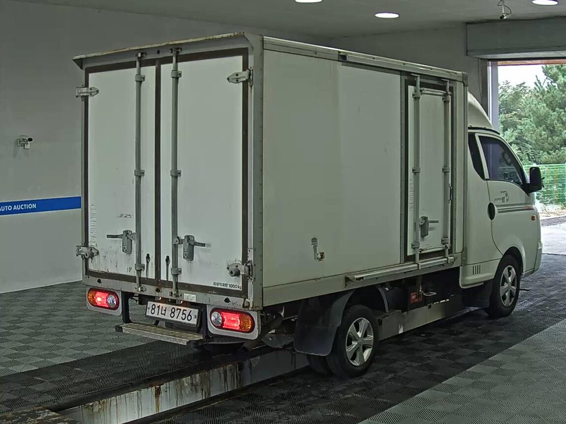 HYUNDAI PORTER II HIGH-ROOF BUILT-IN BOX TRUCK SUPER CAB 2016 - zdjęcie 5