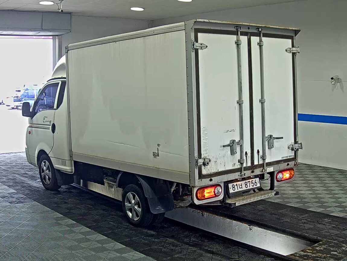 HYUNDAI PORTER II HIGH-ROOF BUILT-IN BOX TRUCK SUPER CAB 2016 - zdjęcie 6