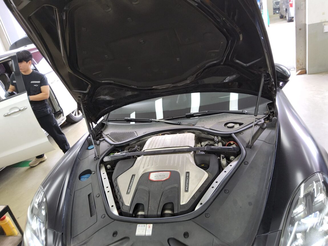 PORSCHE PANAMERA (2ND GEN) 4.0 GTS 2019 - zdjęcie 22