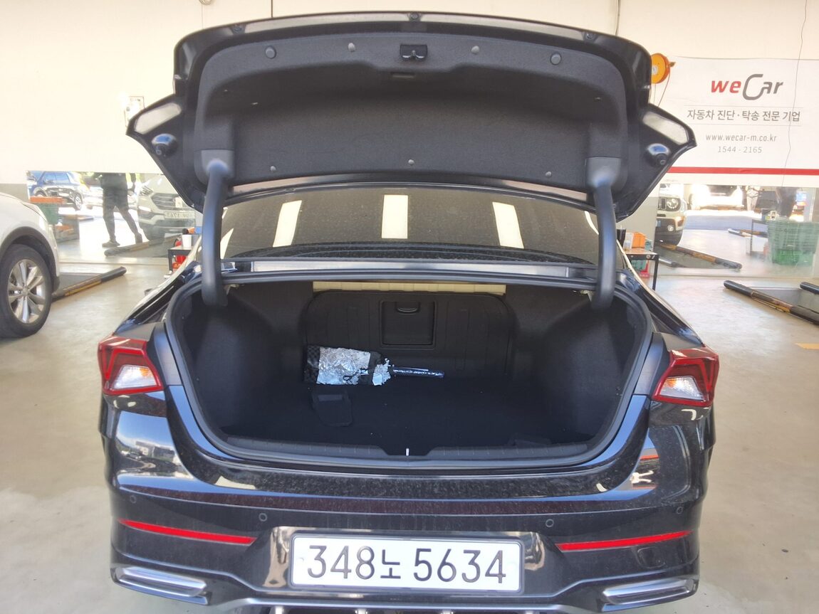 KIA NEW K5 (DL3) 2.0 GASOLINE SIGNATURE 2023 - zdjęcie 16