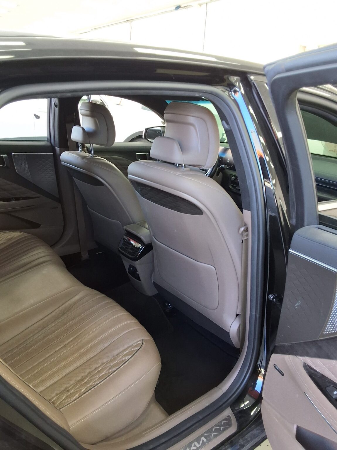 KIA K8 HYBRID HEV SIGNATURE 2023 - zdjęcie 13