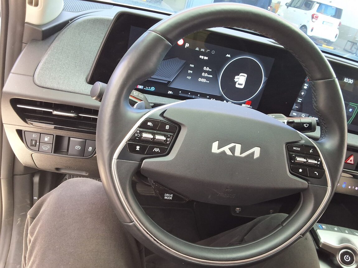 KIA EV6 LONG RANGE 2WD AIR 2022 - zdjęcie 23