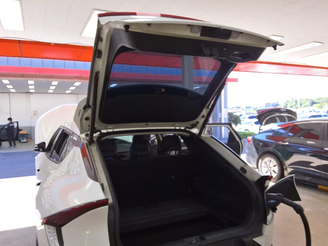 KIA EV6 LONG RANGE 2WD AIR 2022 - zdjęcie 16