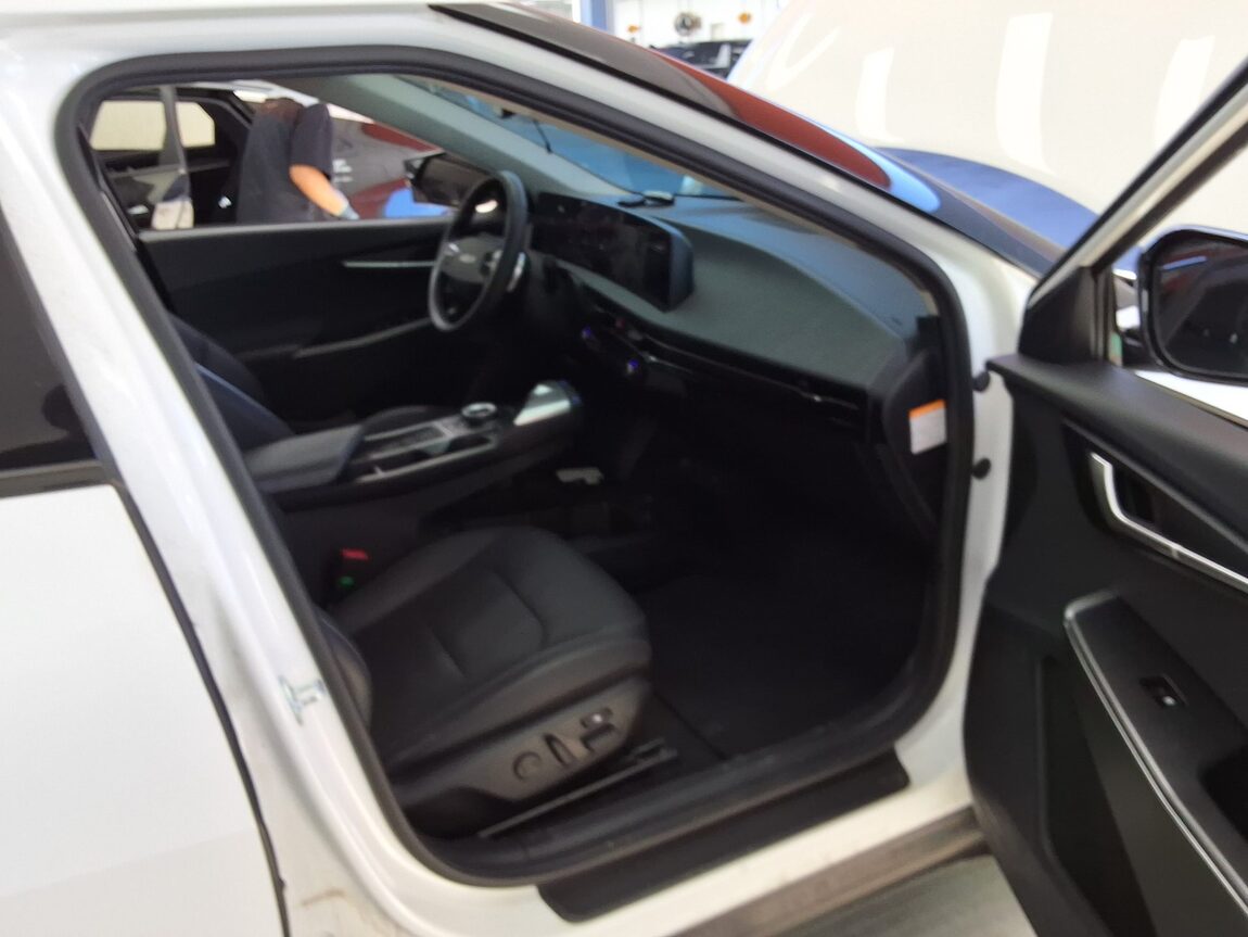 KIA EV6 LONG RANGE 2WD AIR 2022 - zdjęcie 15