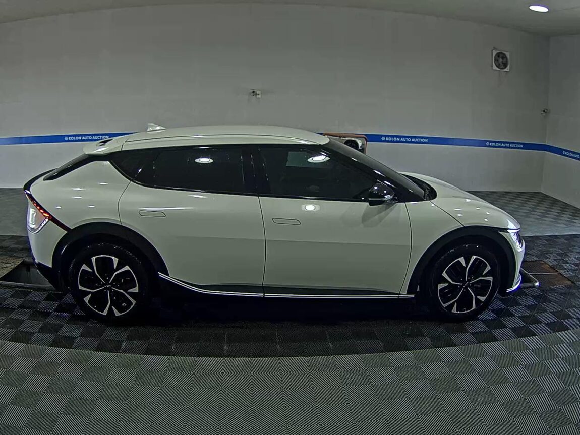 KIA EV6 LONG RANGE 2WD AIR 2022 - zdjęcie 4