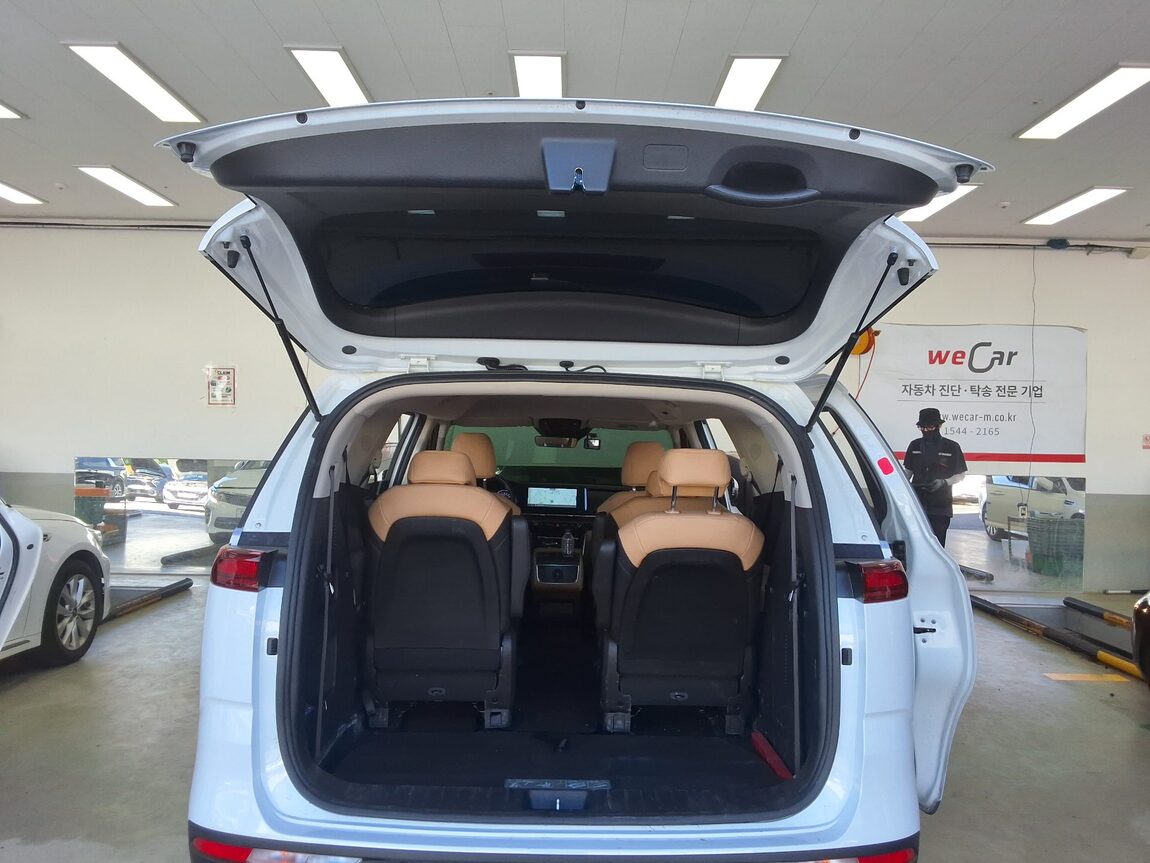 KIA NEW CARNIVAL (KA4) 9-SEATER DIESEL PRESTIGE 2023 - zdjęcie 16