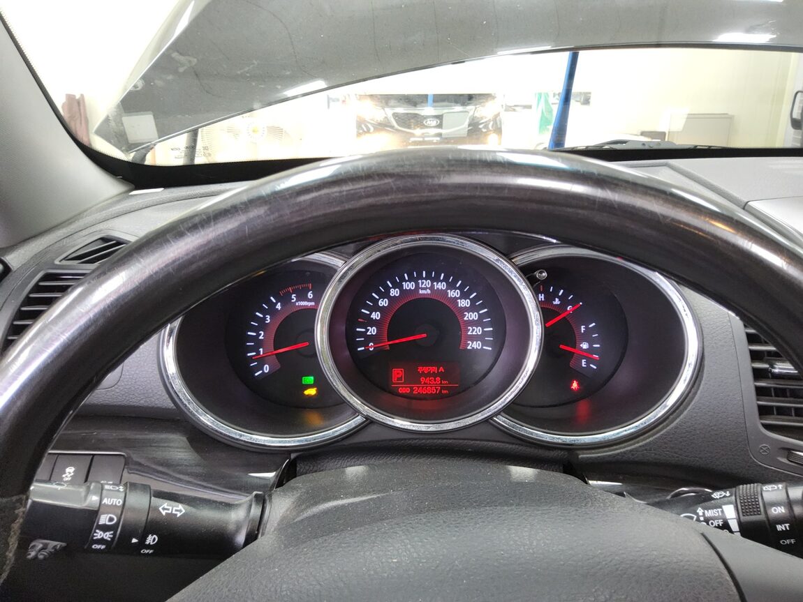 KIA SORENTO R DIESEL 2.0 2WD TLX LUXURY MODEL 2012 - zdjęcie 9