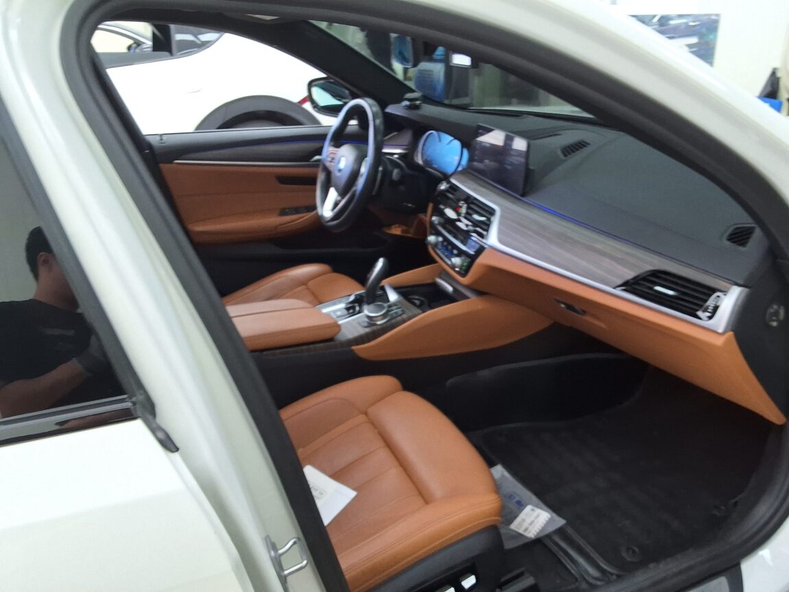 BMW 5 SERIES (7TH GEN) 520d M SPORT PACK PLUS 2017 - zdjęcie 15