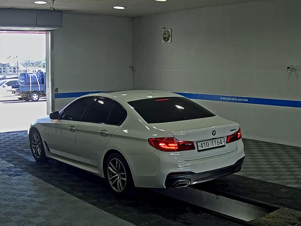 BMW 5 SERIES (7TH GEN) 520d M SPORT PACK PLUS 2017 - zdjęcie 6