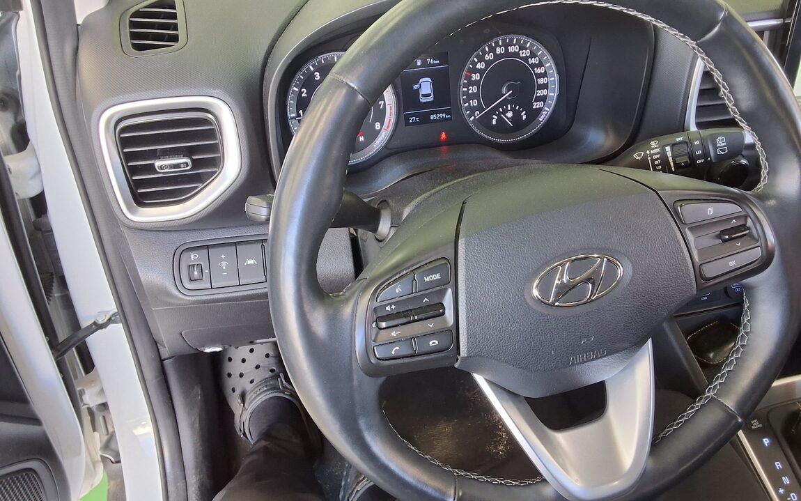 HYUNDAI VENUE 1.6 GASOLINE MODERN 2020 - zdjęcie 17
