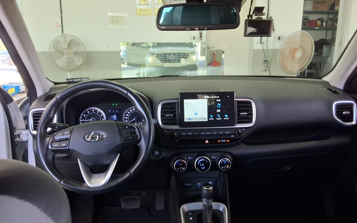 HYUNDAI VENUE 1.6 GASOLINE MODERN 2020 - zdjęcie 11