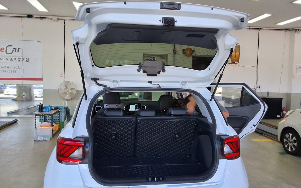 HYUNDAI VENUE 1.6 GASOLINE MODERN 2020 - zdjęcie 15