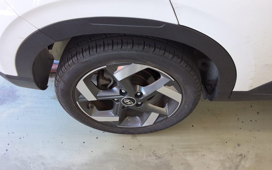 HYUNDAI VENUE 1.6 GASOLINE MODERN 2020 - zdjęcie 25