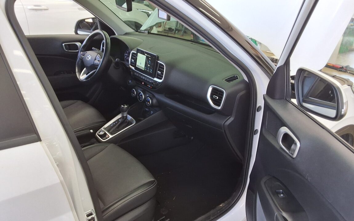 HYUNDAI VENUE 1.6 GASOLINE MODERN 2020 - zdjęcie 14