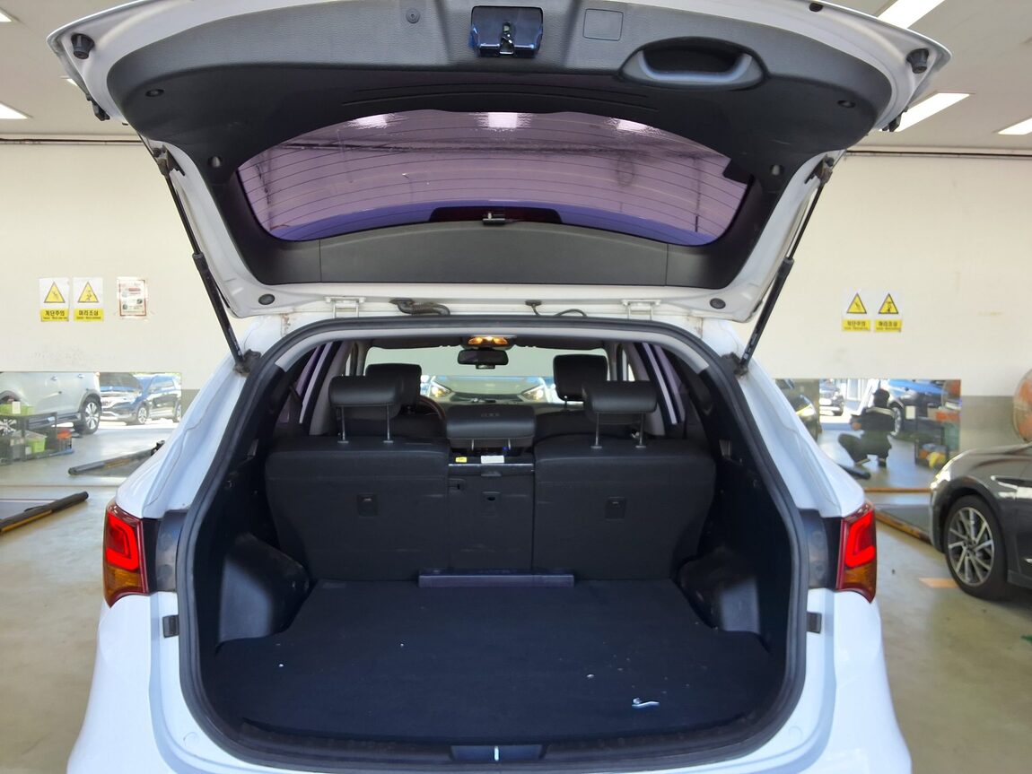 HYUNDAI SANTA FE THE PRIME DIESEL R2.0 2WD PREMIUM 2017 - zdjęcie 15