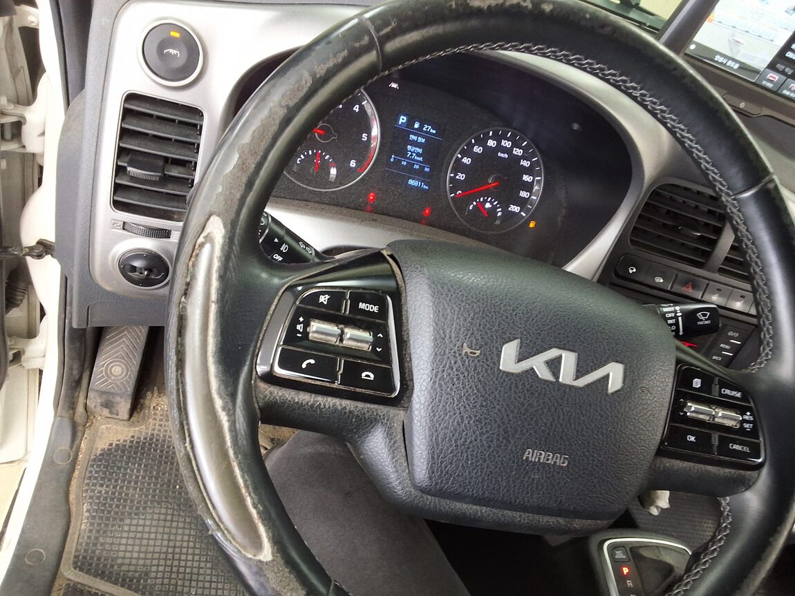 KIA THE NEW BONGO III CARGO BUILT-IN BOX TRUCK PLUS MODEL 2023 - zdjęcie 19