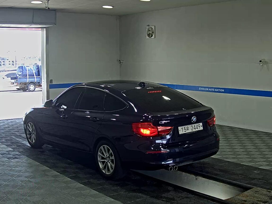 BMW GRAN TURISMO (GT) 3 SERIES GT 320d 2017 - zdjęcie 6