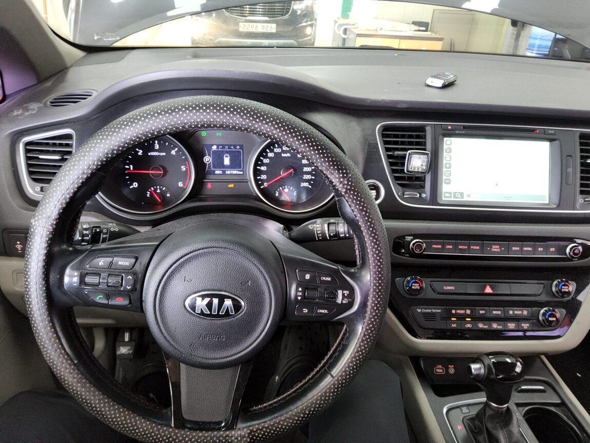 KIA ALL NEW CARNIVAL 9-SEATER DIESEL LUXURY 2015 - zdjęcie 17