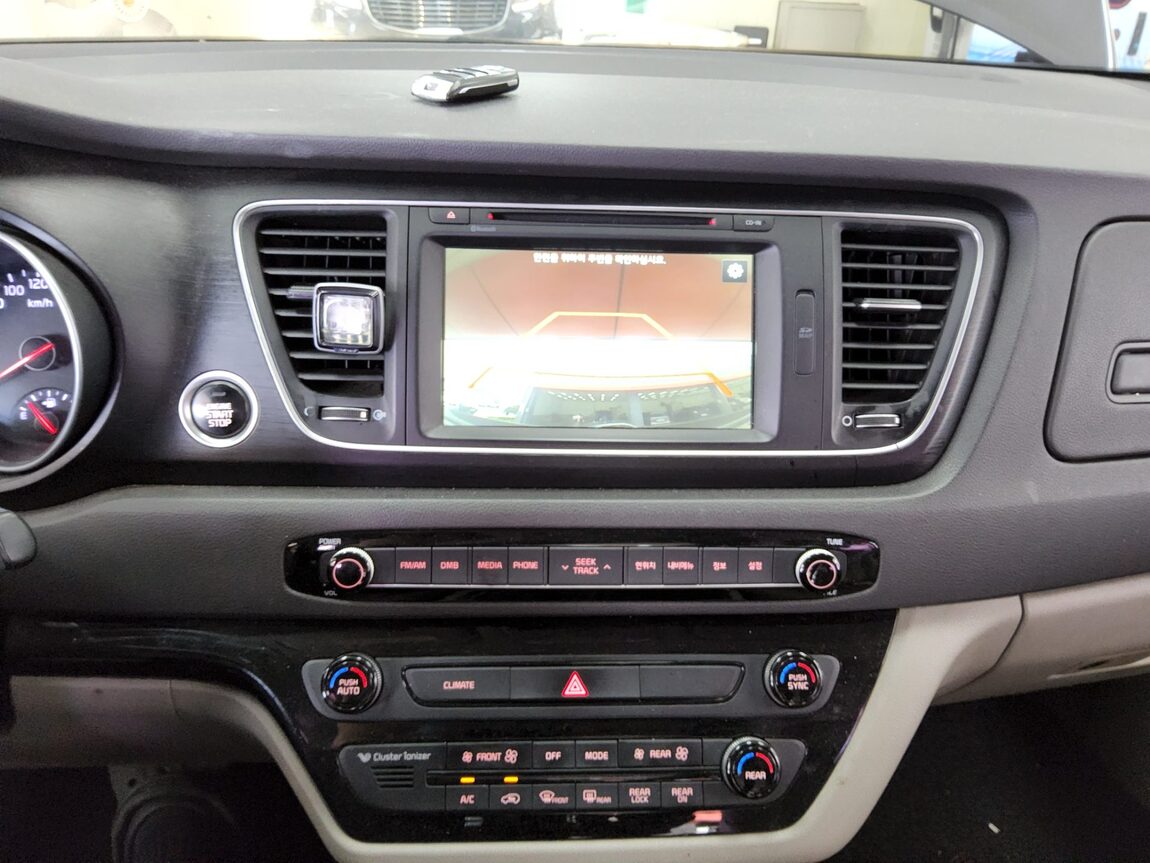 KIA ALL NEW CARNIVAL 9-SEATER DIESEL LUXURY 2015 - zdjęcie 18