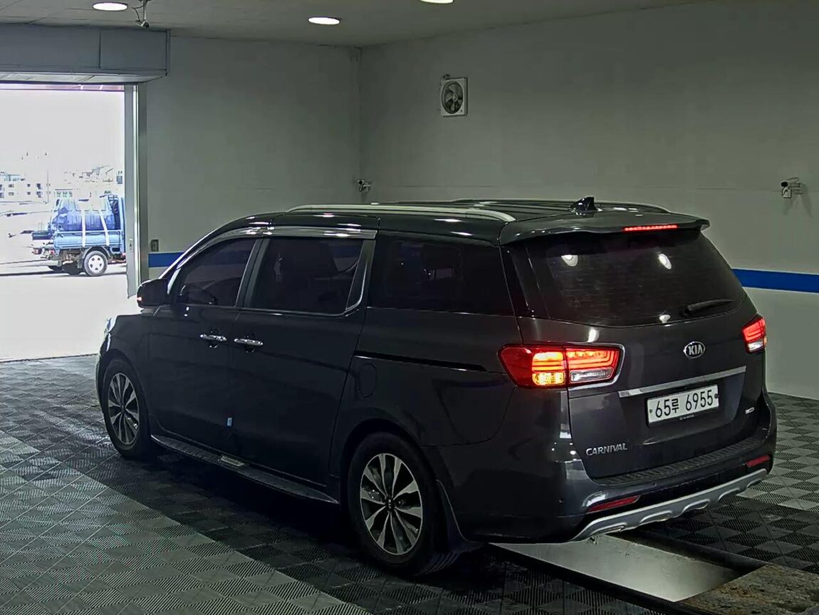 KIA ALL NEW CARNIVAL 9-SEATER DIESEL LUXURY 2015 - zdjęcie 6