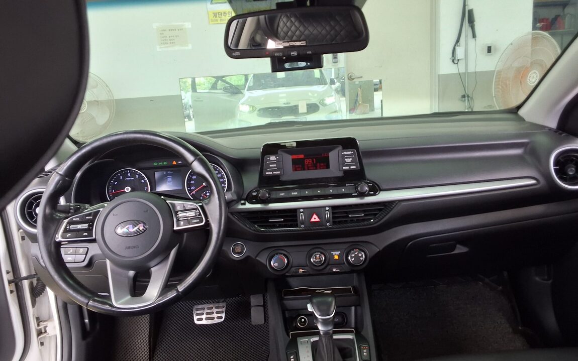 KIA ALL NEW K3 1.6 GASOLINE LUXURY 2019 - zdjęcie 11