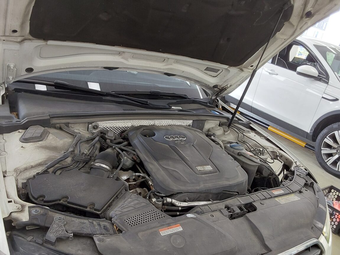 AUDI A4 (4TH GEN) 30 TDI DYNAMIC 2015 - zdjęcie 19