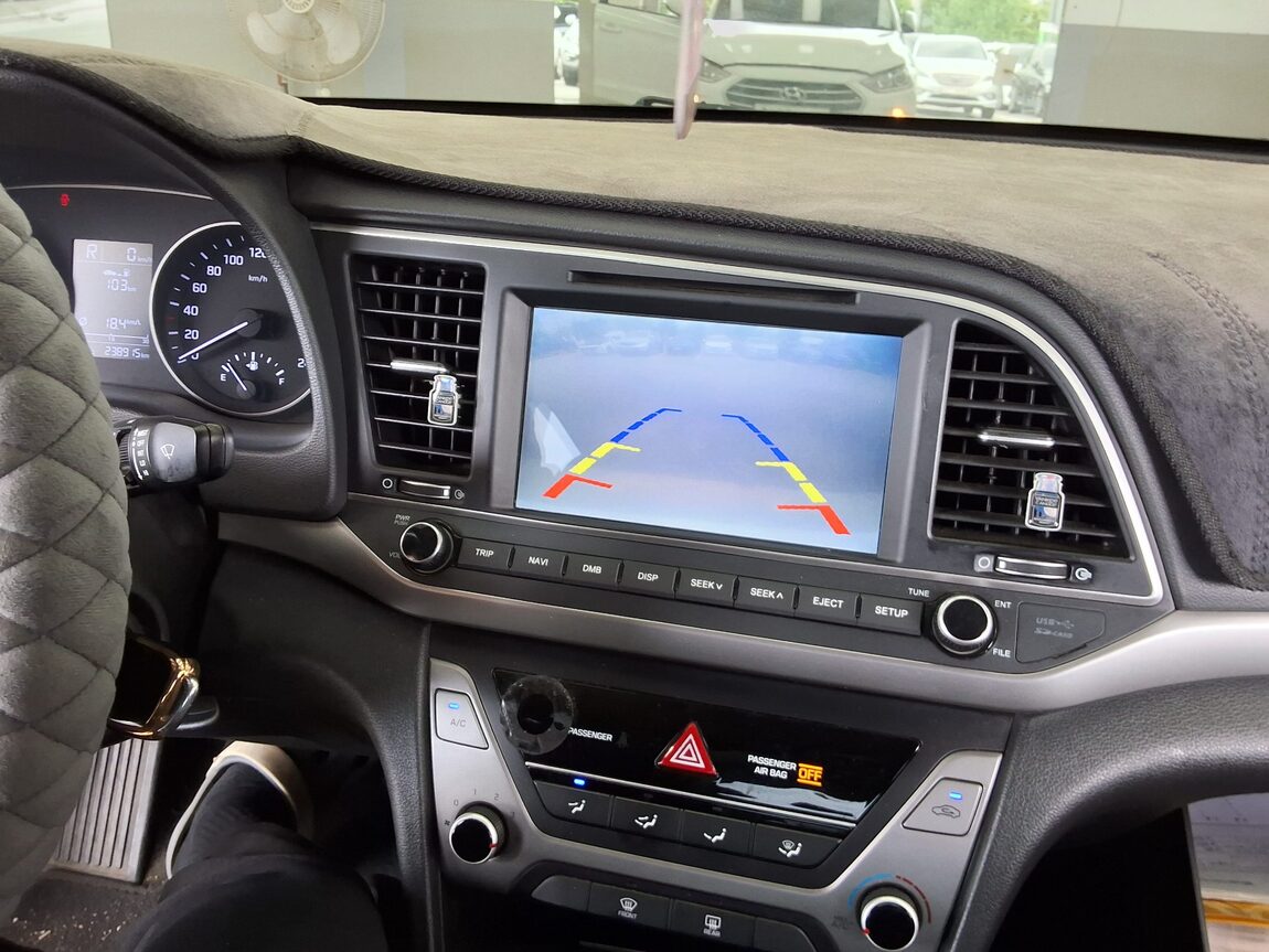 HYUNDAI AVANTE AD 1.6 GDi STYLE 2016 - zdjęcie 18