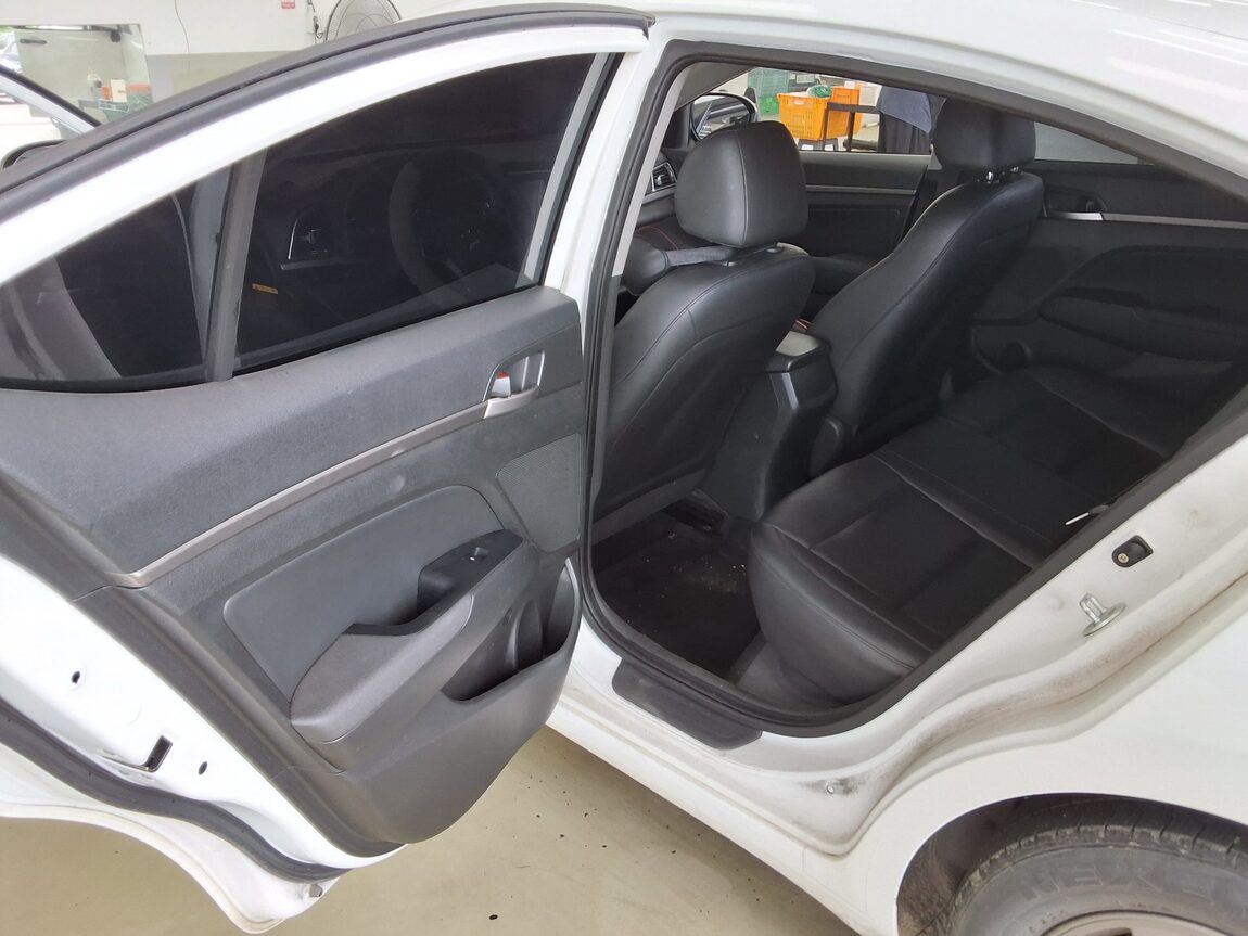 HYUNDAI AVANTE AD 1.6 GDi STYLE 2016 - zdjęcie 12