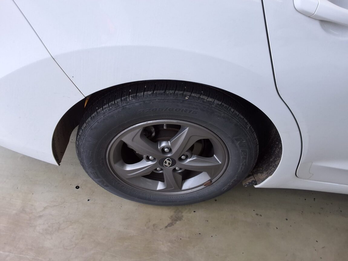 HYUNDAI AVANTE AD 1.6 GDi STYLE 2016 - zdjęcie 23