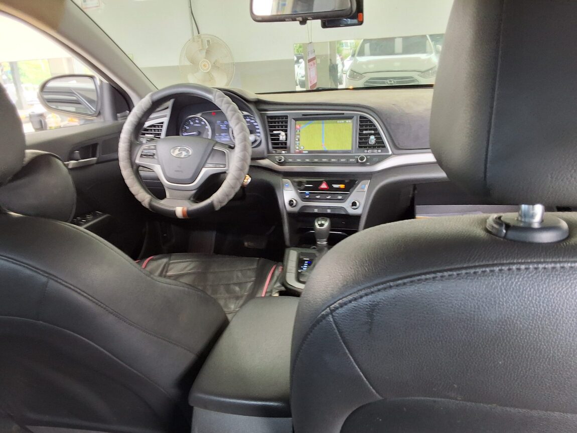 HYUNDAI AVANTE AD 1.6 GDi STYLE 2016 - zdjęcie 11
