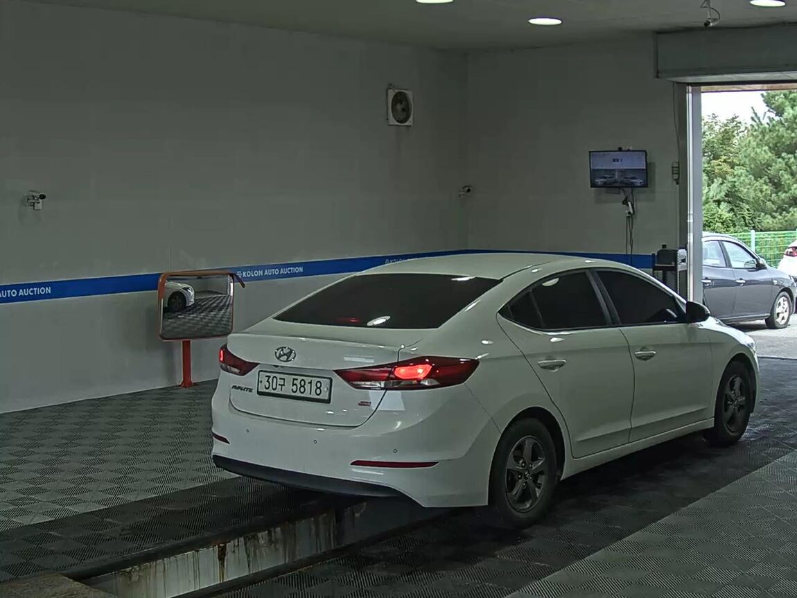 HYUNDAI AVANTE AD 1.6 GDi STYLE 2016 - zdjęcie 5