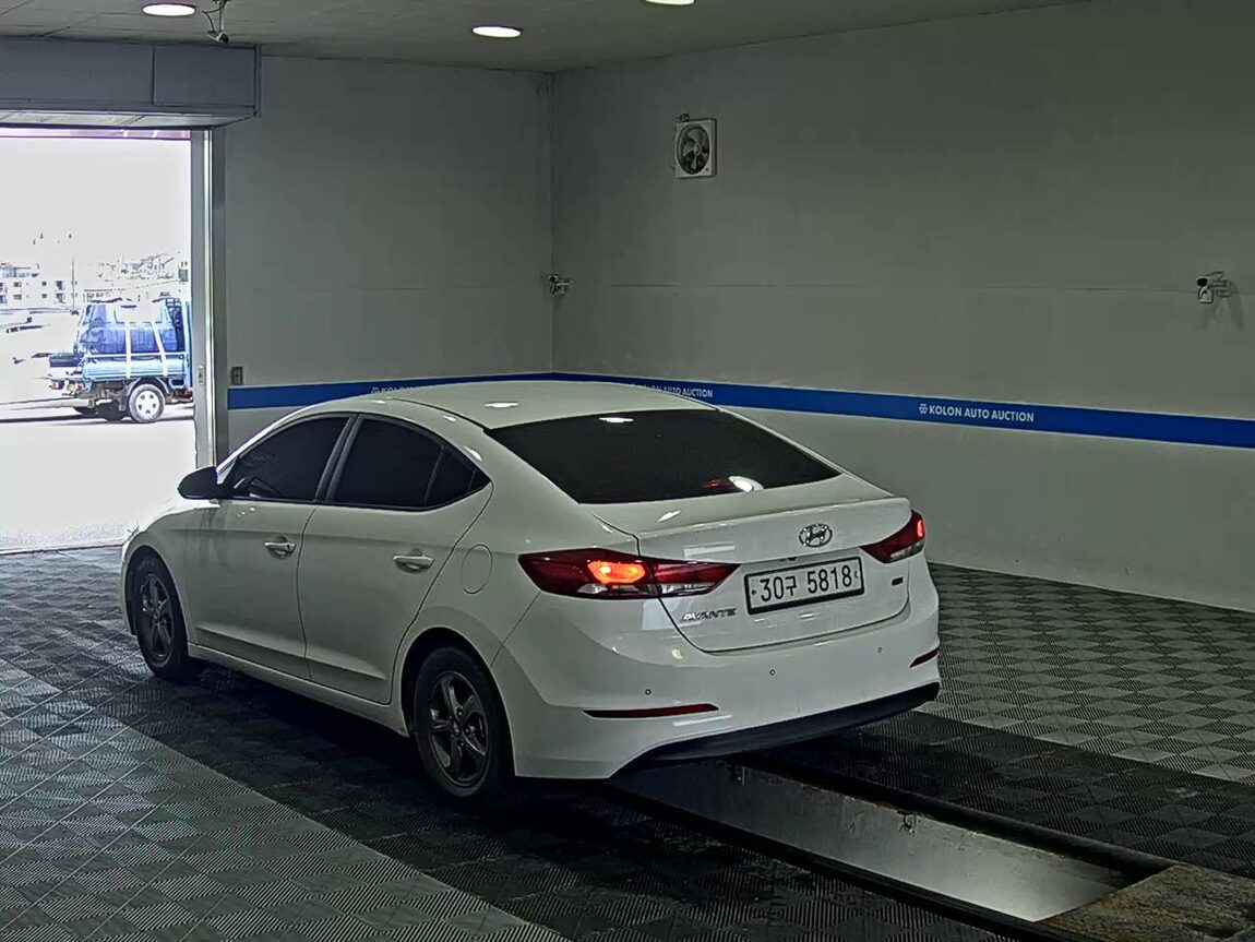 HYUNDAI AVANTE AD 1.6 GDi STYLE 2016 - zdjęcie 6