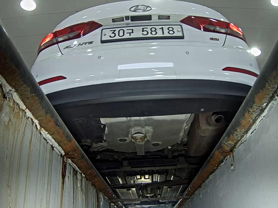 HYUNDAI AVANTE AD 1.6 GDi STYLE 2016 - zdjęcie 8