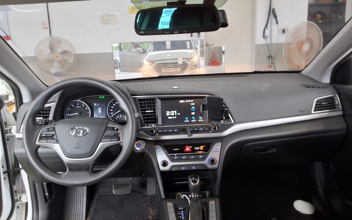 HYUNDAI AVANTE AD 1.6 GDi VALUE PLUS 2018 - zdjęcie 11